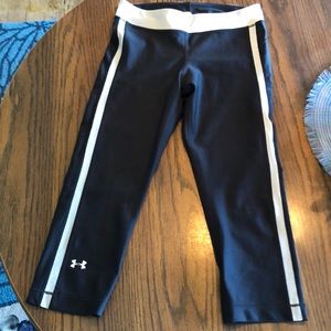 UA Crop Leggings